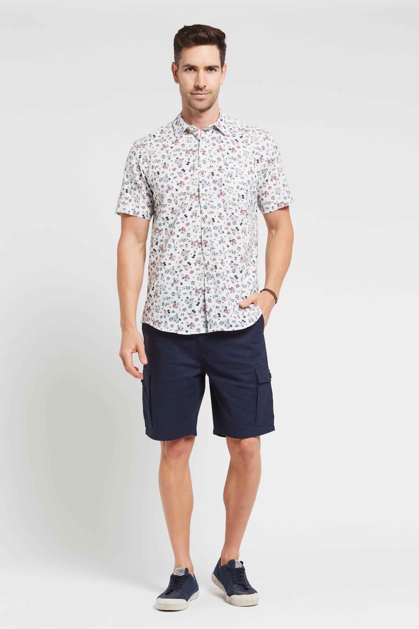 MST2025 WHITE F Men's Hemp Cotton Floral Short Sleeve Shirt-White